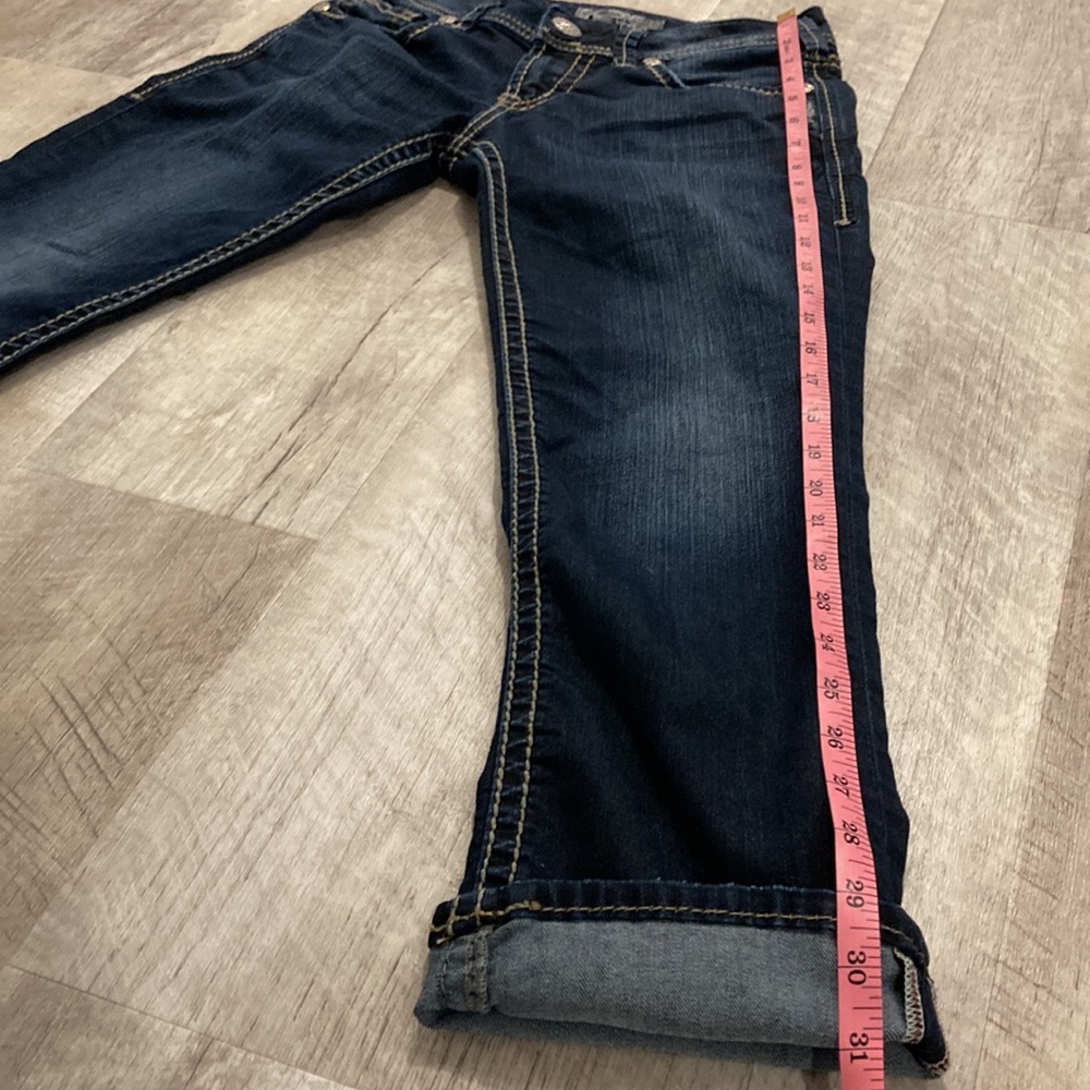 Silver Jeans: Suki Capri - Picture 8 of 8